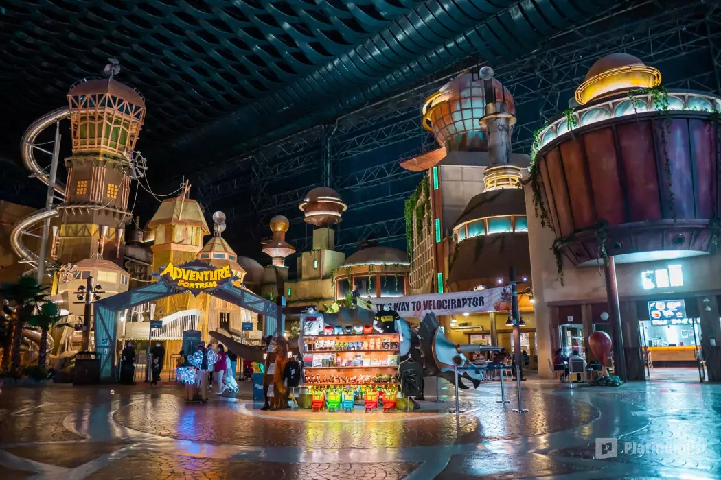 IMG Worlds of Adventure: крупнейший крытый парк развлечений в Дубае